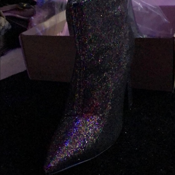 Heels - Picture 3 of 4